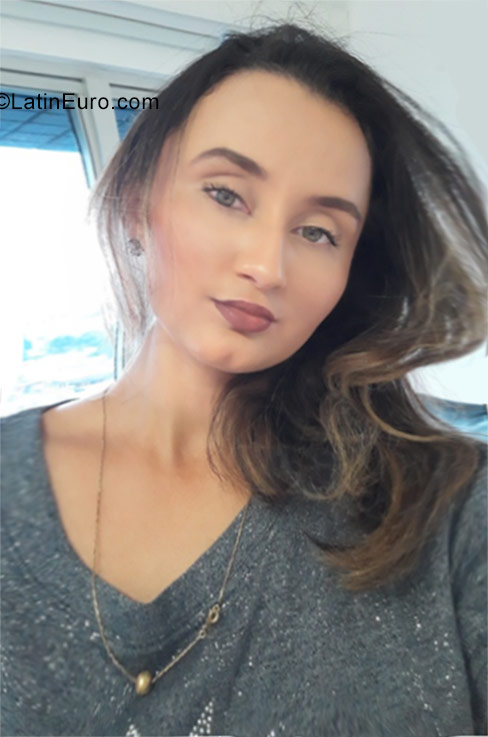 Date this sultry Brazil girl Poliana souza from Manaus BR10232