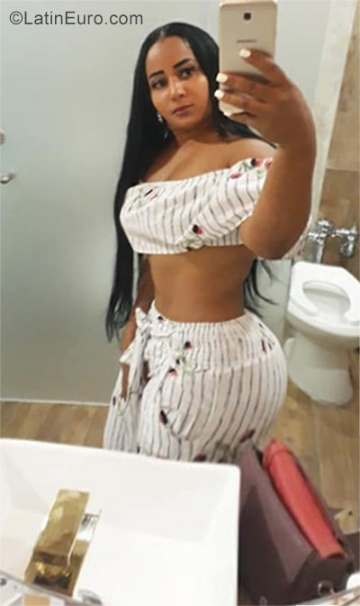 Date this gorgeous Dominican Republic girl Patricia12 from Santo Domingo DO30079