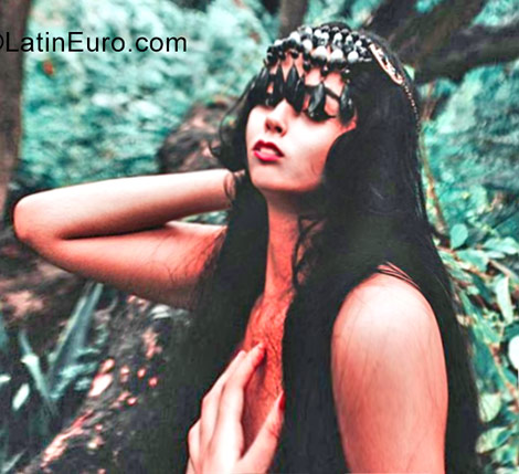 Date this hard body Dominican Republic girl Luisa from Santo Domingo DO30096