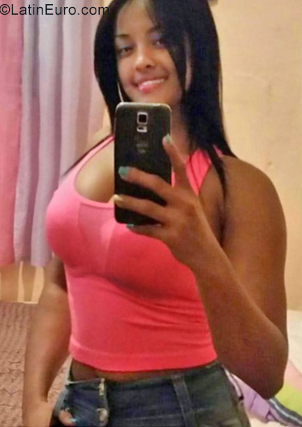 Date this exotic Dominican Republic girl Yaneri from Santiago De Los Caballeros DO30112