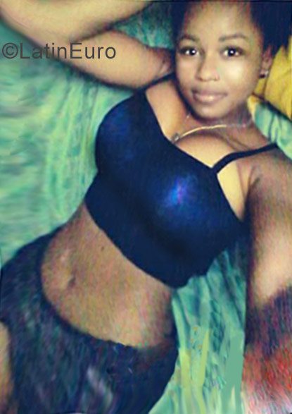 Date this athletic Dominican Republic girl Yesica from Santo Domingo DO30124
