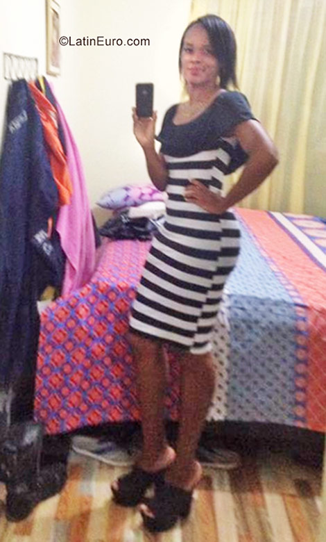 Date this charming Colombia girl Graciela from Cali CO22213