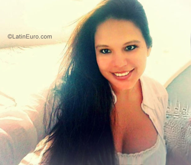 Date this nice looking Peru girl Lizit from Chiclayo PE1108