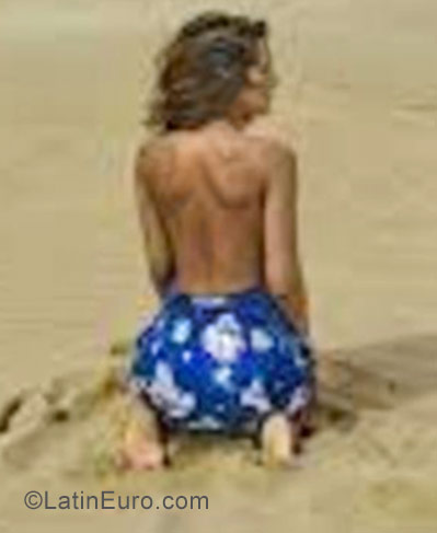 Date this nice looking Dominican Republic girl Keren from Santo Domingo DO30164