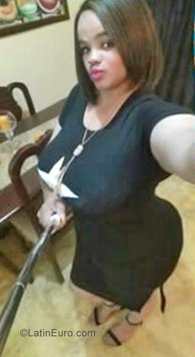 Date this delightful Dominican Republic girl Samantha from Santo Domingo DO56799