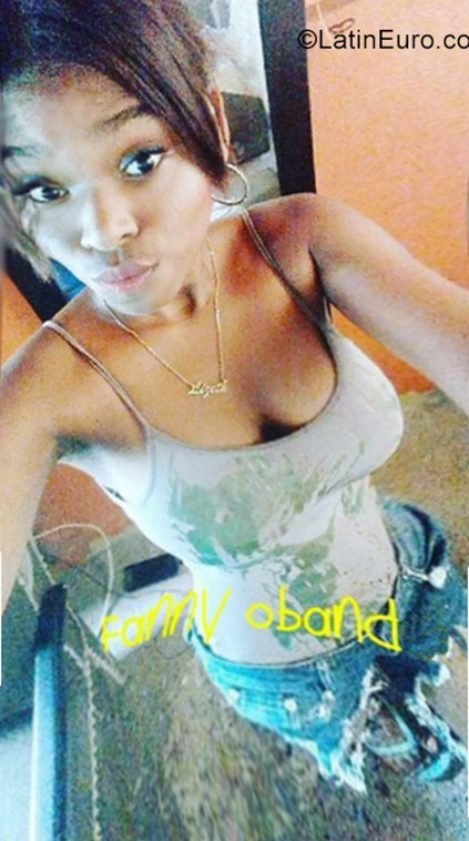 Date this stunning Colombia girl Fanny from Buenaventura CO22294