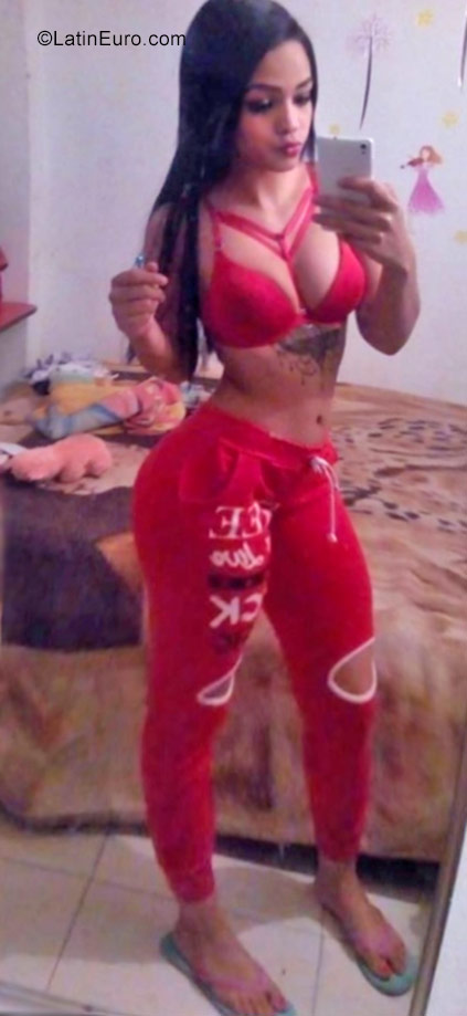 Date this hot Colombia girl Sofia from Cartagena CO22316
