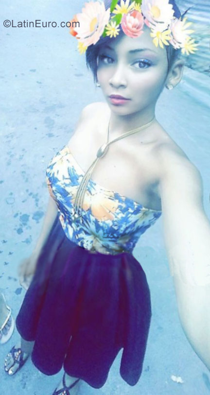Date this hot Dominican Republic girl Elianny from La Romana DO30294