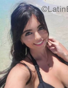 Date this tall Colombia girl Turquesa from Bogota CO22324
