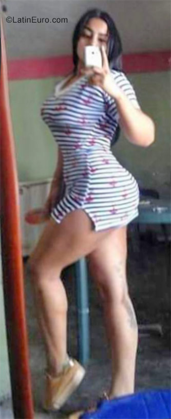 Date this athletic Venezuela girl Alexa from Barquisimeto VE931