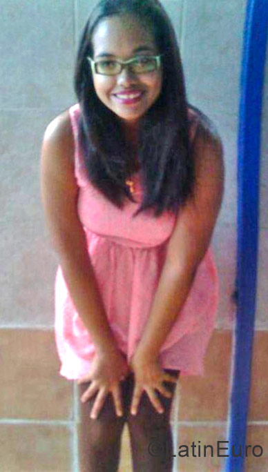 Date this sultry Dominican Republic girl Denise from Santo Domingo DO30321