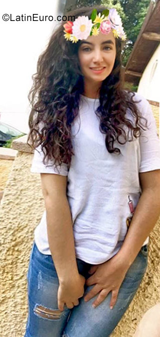 Date this delightful Morocco girl Zahira from Ifrane MA25