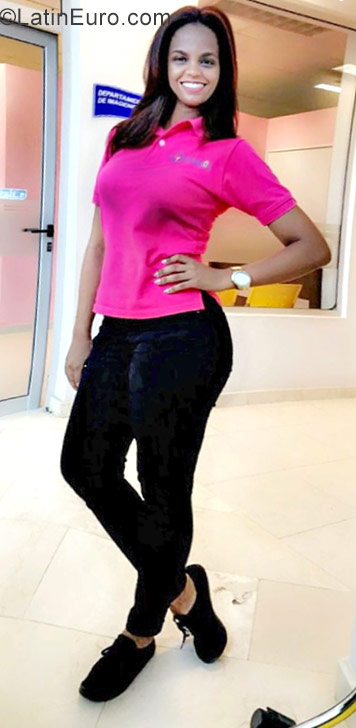 Date this beautiful Dominican Republic girl Sara from Mao DO30373