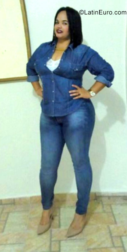 Date this sensual Dominican Republic girl Daydi from Santo Domingo DO30409