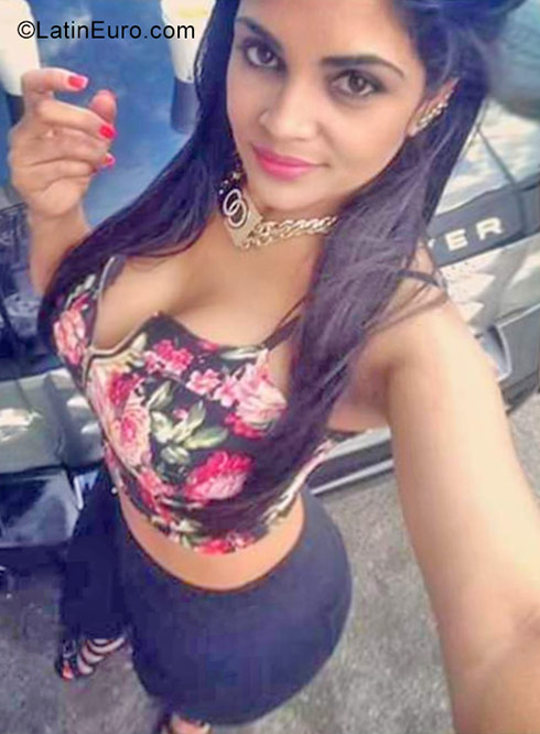 Date this good-looking Dominican Republic girl Glenny from Santiago De Lo Caballero DO30415