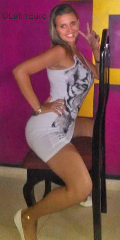 Date this sensual Cuba girl Yanet Quintino from Bayamo CU131
