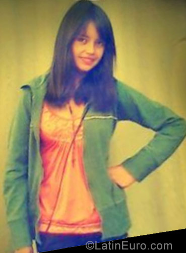 Date this funny Colombia girl Leidy from Ayapel CO22477