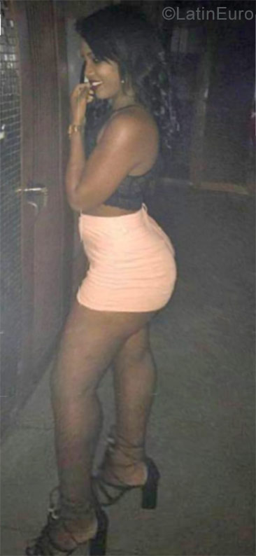 Date this charming Dominican Republic girl Nikaury from Santiago DO30462