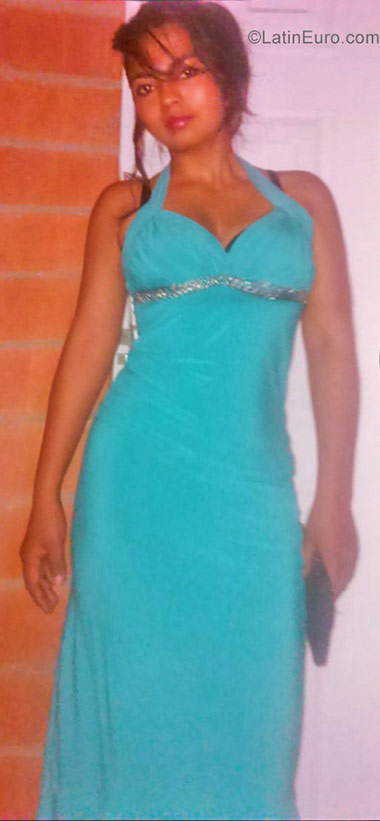 Date this beautiful Colombia girl Jennyfer from Bogota CO22538