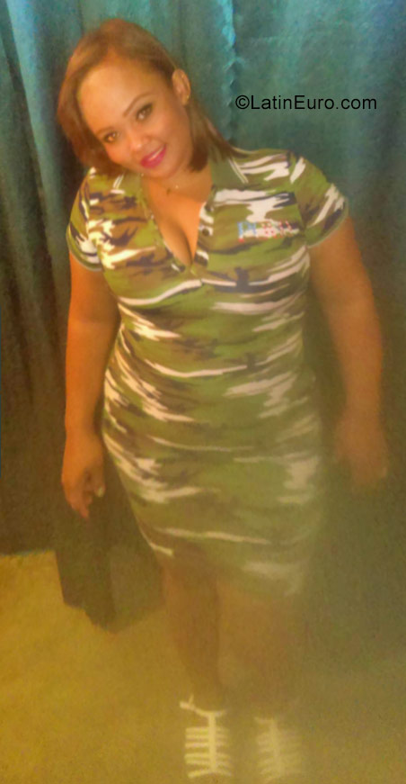 Date this fun Dominican Republic girl Yanelis from Santiago DO30536