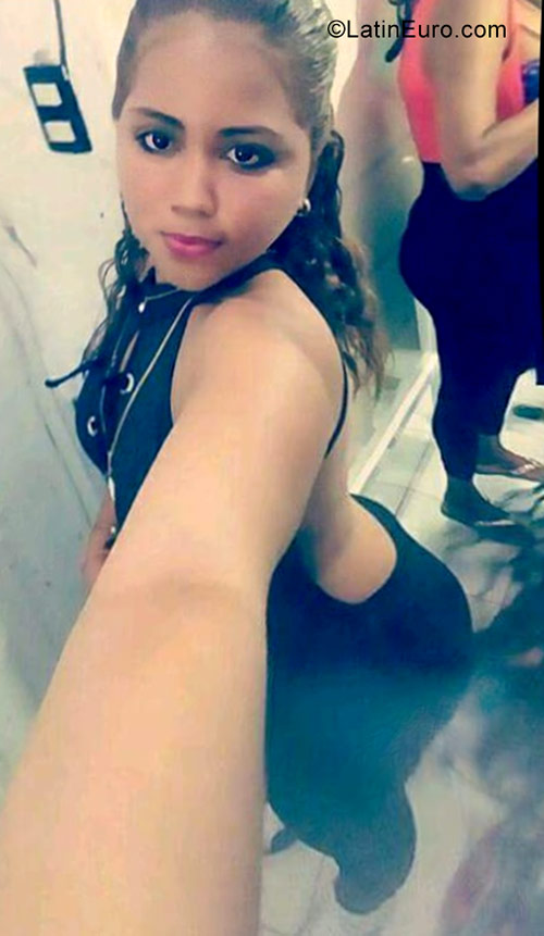 Date this attractive Dominican Republic girl Marbelis from Santiago DO30543