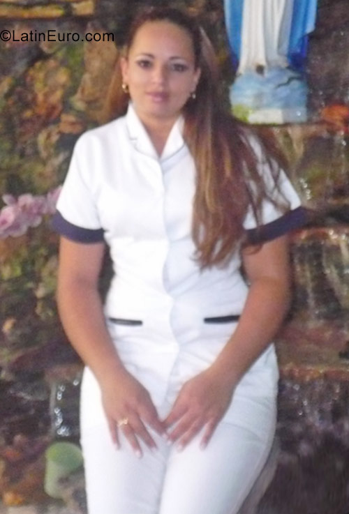 Date this voluptuous Colombia girl Angelie from Bucaramanga CO22591