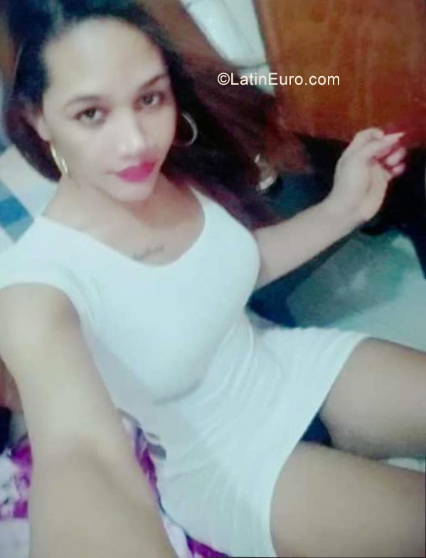 Date this beautiful Dominican Republic girl Katrina from Santo Domingo DO30579