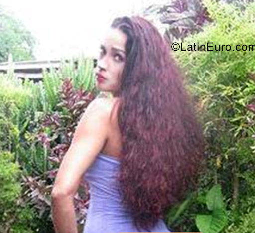 Date this happy Cuba girl Danya from Las Tunas CU145