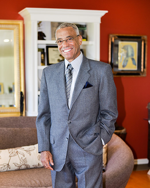 Date this fun United States man CURTIS from Los Angeles US18781