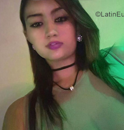 Date this sultry Dominican Republic girl Indhira from Santo Domingo DO30609