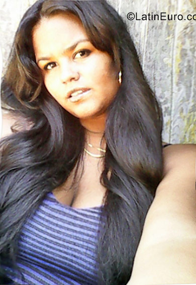 Date this gorgeous Cuba girl Yami from Santiago de cuba CU149