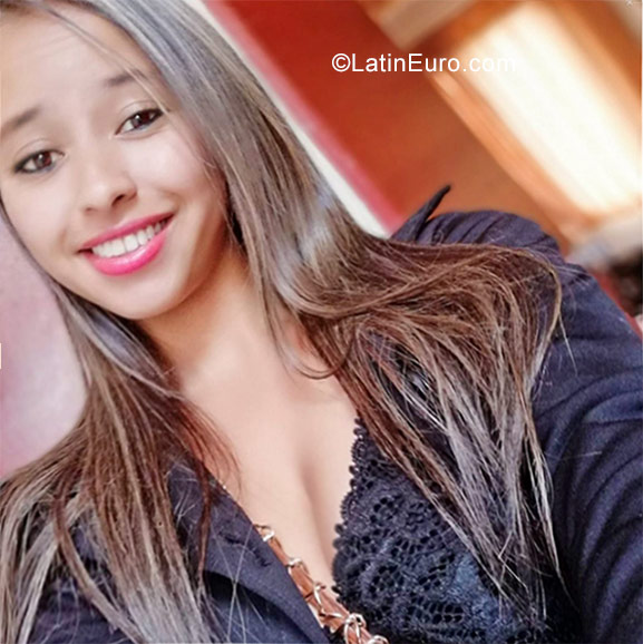Date this fun Colombia girl Dayana from Pasto CO22724