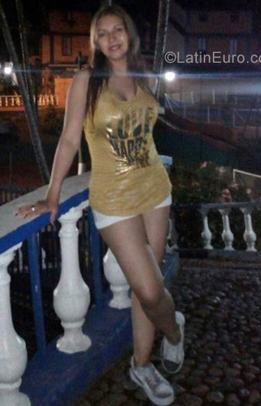 Date this sensual Colombia girl Helen from Bogota CO22729