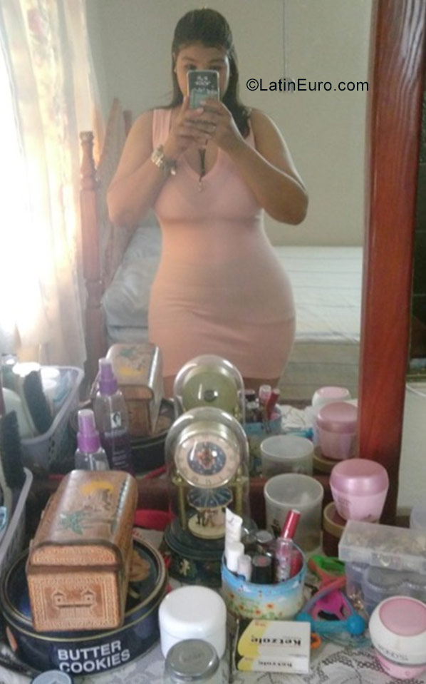 Date this hard body Dominican Republic girl Alexandra from Santigo DO32871