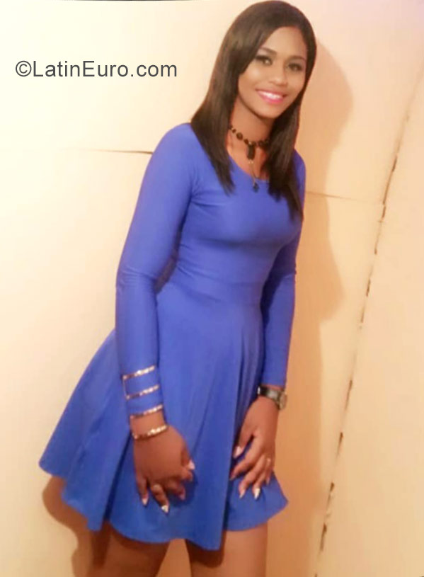 Date this foxy Dominican Republic girl Merly from Santiago DO30725