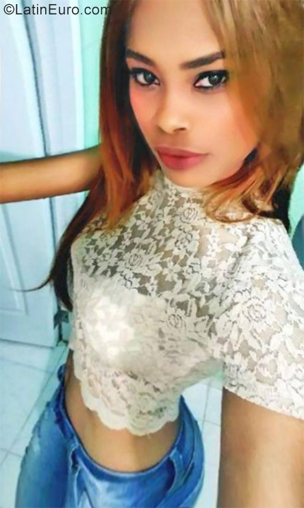 Date this exotic Dominican Republic girl Rosa from Santo Domingo DO30734