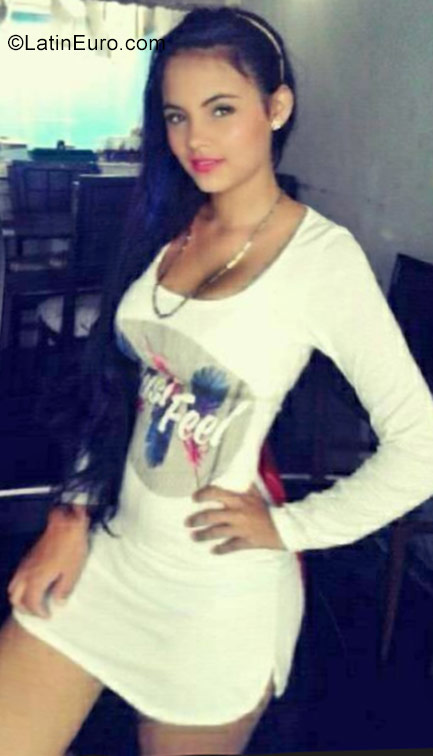 Date this happy Colombia girl Tatiana from Cali CO22771