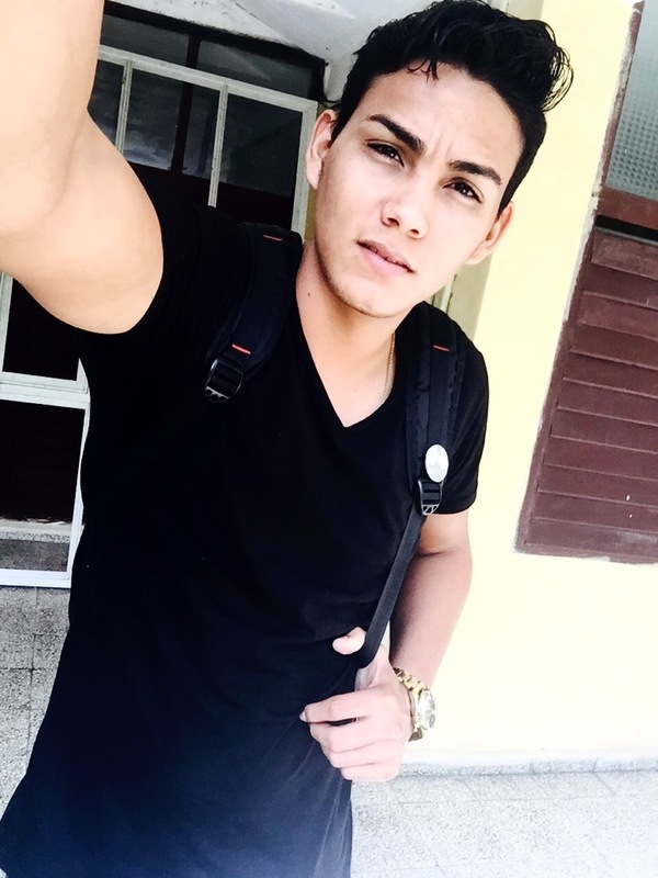 Date this foxy Cuba man Humberto Saladr from Camagüey CU163