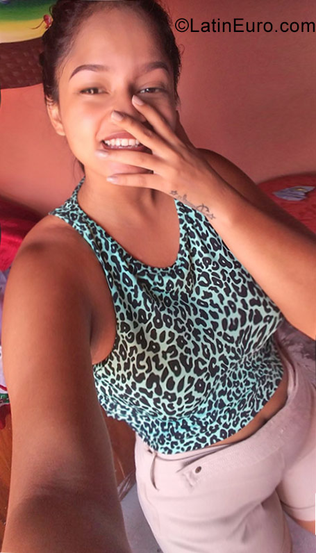Date this cute Ecuador girl Daniela from Guayaquil EC224