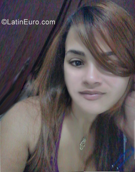 Date this hard body Dominican Republic girl Suleica from Santiago DO30796