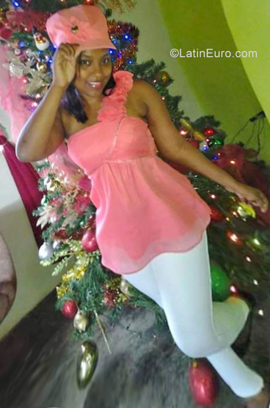 Date this athletic Dominican Republic girl Aurelia from Santiago DO30797