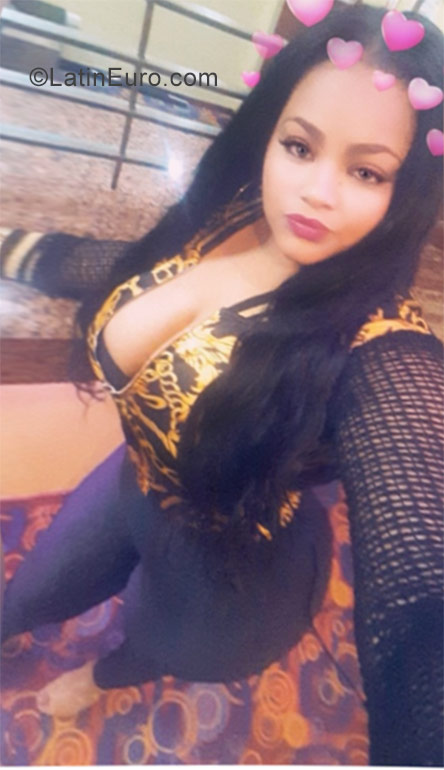 Date this sensual Dominican Republic girl Andrea from Santo Domingo DO30798