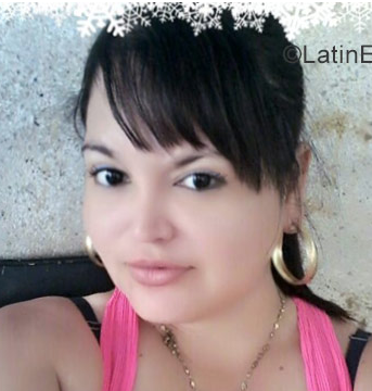 Date this good-looking Colombia girl Yurabeth from Bucaramanga CO22819
