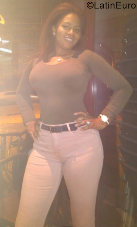 Date this sultry Dominican Republic girl Latina from Santo Domingo DO30833