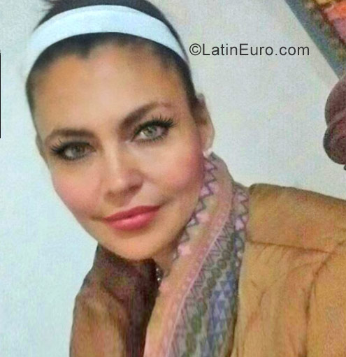 Date this happy Colombia girl Luz from Armenia CO22844