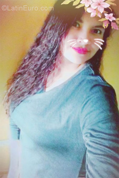 Date this passionate Peru girl Raquel from Lima PE1177