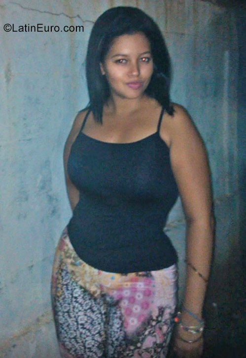 Date this sensual Venezuela girl Carolina from Maracaibo VE1170