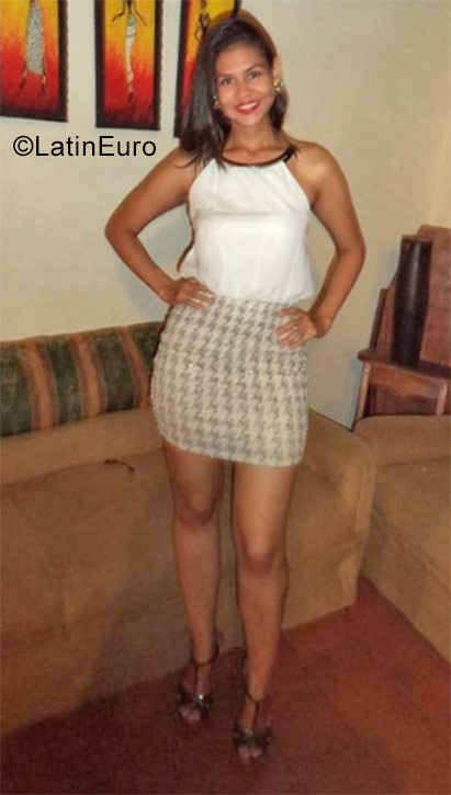 Date this georgeous Venezuela girl Genesis from San Juan De Los Morros VE1183