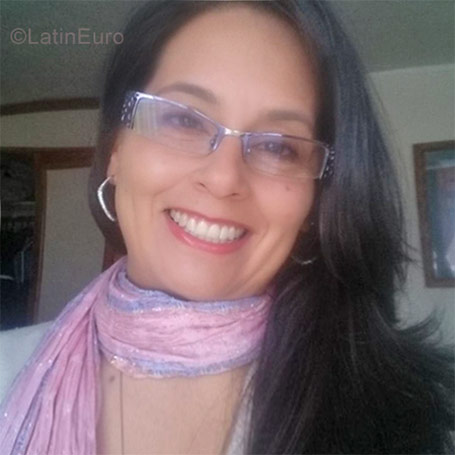 Date this young Colombia girl Ivonne from Bogota CO22928