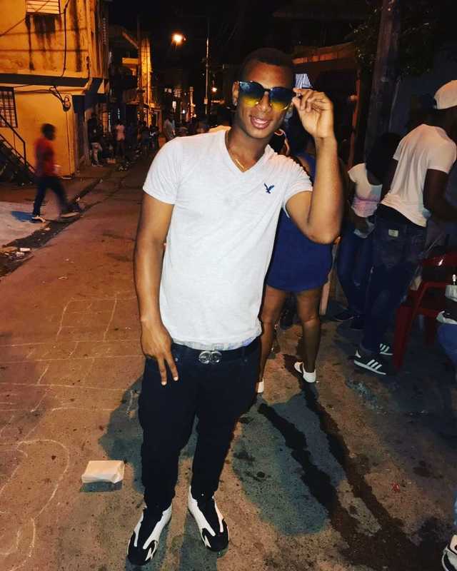 Date this tall Dominican Republic man Edward alberto from Santo Domingo DO30951